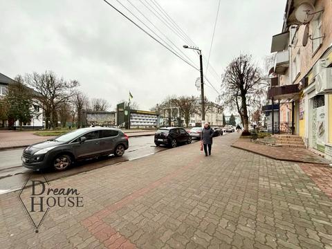 комерційна за адресою Дружби просп., 25