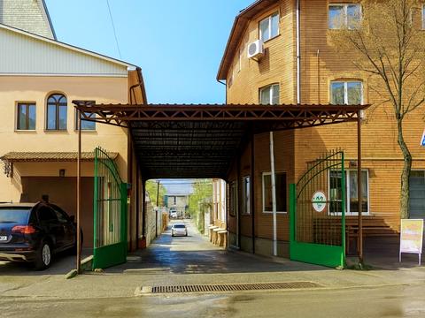 паркомісце за адресою Новомостицька вул., 25