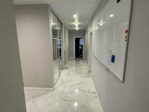 комерційна за адресою Предславинська вул., 1