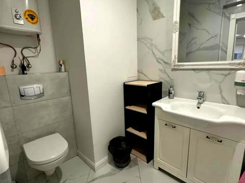 комерційна за адресою Предславинська вул., 1