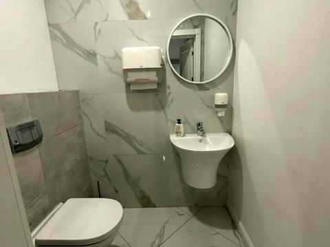 комерційна за адресою Предславинська вул., 1