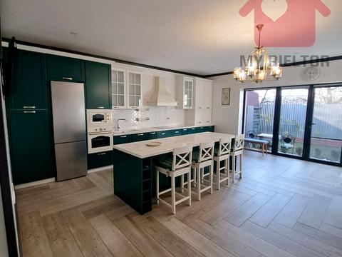 будинок за адресою Августина Волошина вул.