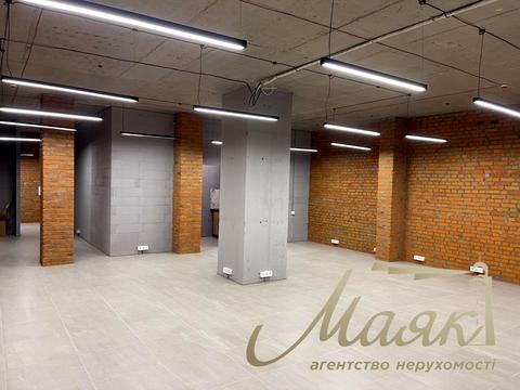 комерційна за адресою Дніпровська набережна вул., 14-Б