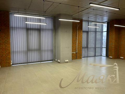 комерційна за адресою Дніпровська набережна вул., 14-Б