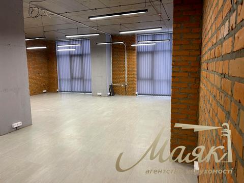 комерційна за адресою Дніпровська набережна вул., 14-Б