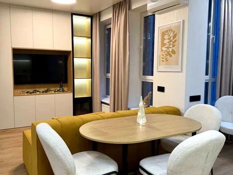 квартира за адресою Героїв Небесної Сотні просп., (Будинок 20/10)