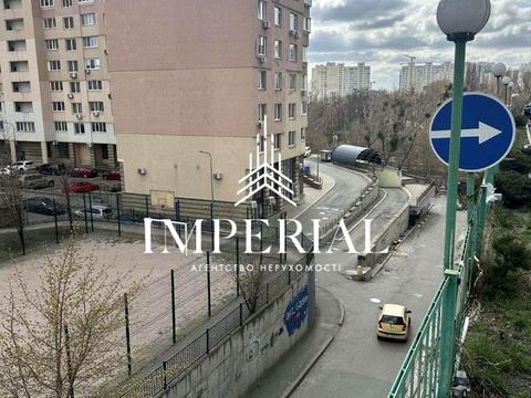 паркомісце за адресою Валерія Лобановського просп. (Червонозоряний), 4-Г