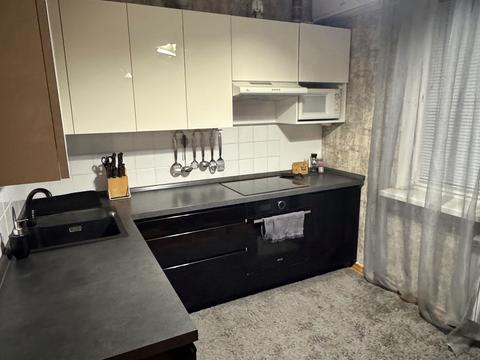 квартира за адресою Ревуцького вул., 4