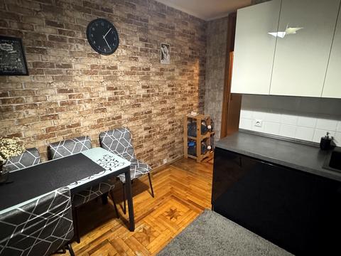 квартира за адресою Ревуцького вул., 4