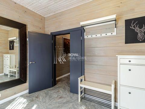 будинок за адресою Дніпровська набережна вул.