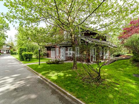 будинок за адресою Дніпровська набережна вул.