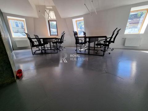 комерційна за адресою Воздвиженська вул., 51А