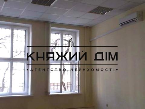 комерційна за адресою Юлії Здановської вул. (Ломоносова), 8-Б