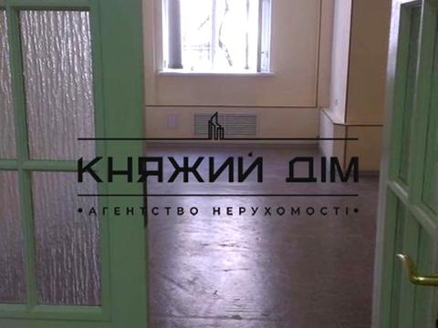 комерційна за адресою Юлії Здановської вул. (Ломоносова), 8-Б