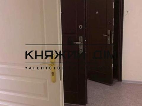 комерційна за адресою Юлії Здановської вул. (Ломоносова), 8-Б