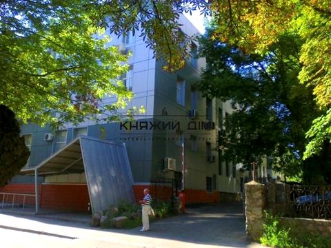 комерційна за адресою Юлії Здановської вул. (Ломоносова), 8-Б