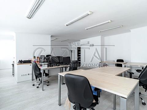 комерційна за адресою Київ, Інститутська вул., 14