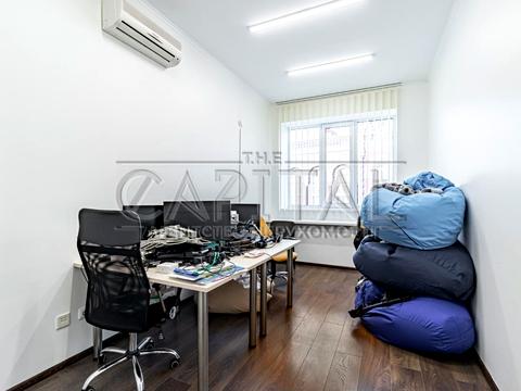 комерційна за адресою Київ, Інститутська вул., 14