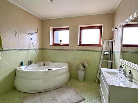 будинок за адресою Молодіжна вул.