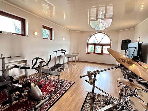 будинок за адресою Молодіжна вул.