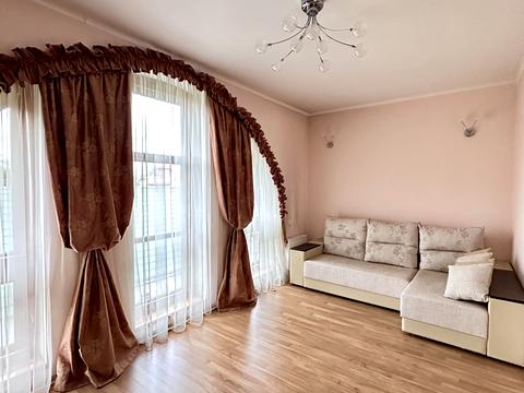 будинок за адресою Молодіжна вул.