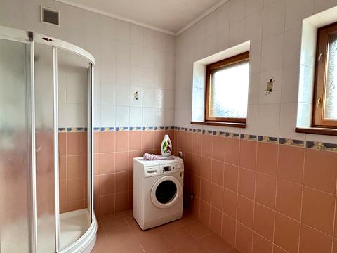 будинок за адресою Молодіжна вул.