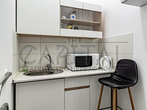 комерційна за адресою Інститутська вул., 13