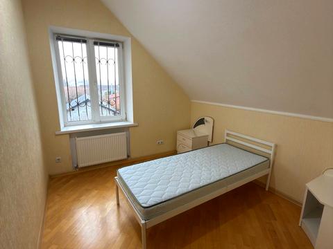 будинок за адресою Миколи Гнатюка вул. (Ласточкіна), 19