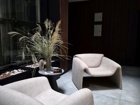 комерційна за адресою Софіївська вул., 1Б