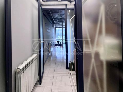 коммерческая по адресу Владимира Ивасюка просп. (Героїв Сталінграду), 1