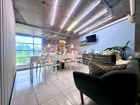 коммерческая по адресу Владимира Ивасюка просп. (Героїв Сталінграду), 1