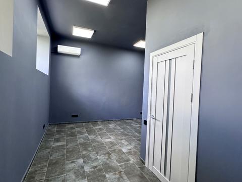 комерційна за адресою Богдана Хмельницького вул., 11