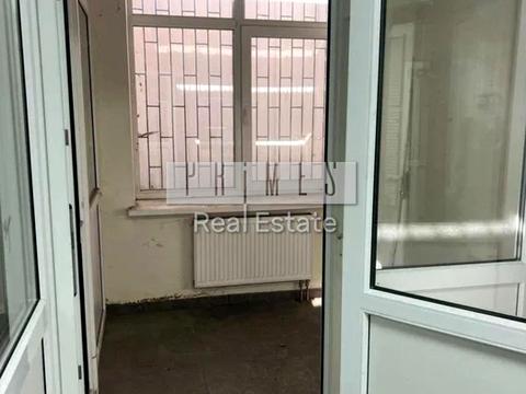 комерційна за адресою Голосіївська вул., 13