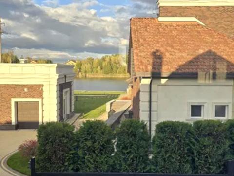 будинок за адресою с. Козин, нова