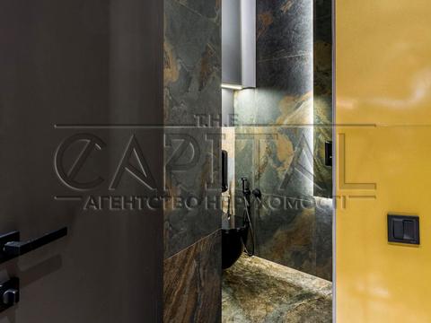 комерційна за адресою Буслівська вул., 12