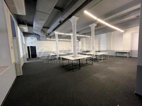 комерційна за адресою Київ, Володимирська вул., 10