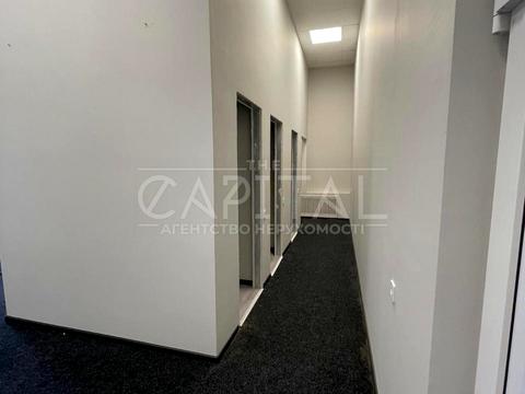 комерційна за адресою Київ, Володимирська вул., 10