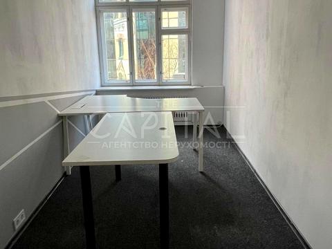 комерційна за адресою Київ, Володимирська вул., 10