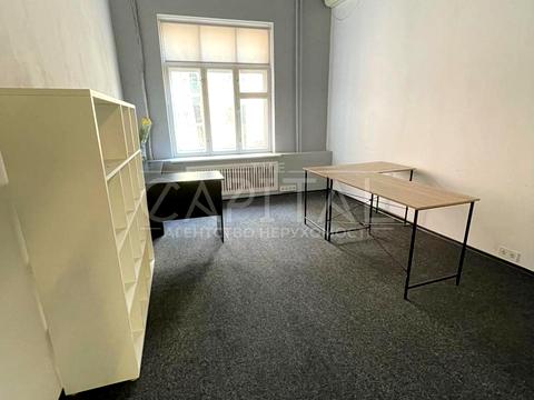 комерційна за адресою Київ, Володимирська вул., 10