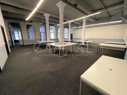 комерційна за адресою Київ, Володимирська вул., 10