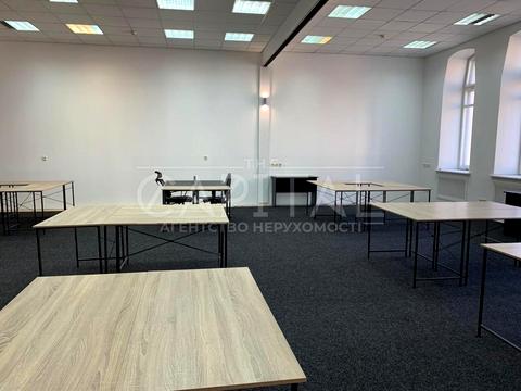 комерційна за адресою Київ, Володимирська вул., 10