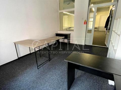 комерційна за адресою Київ, Володимирська вул., 10