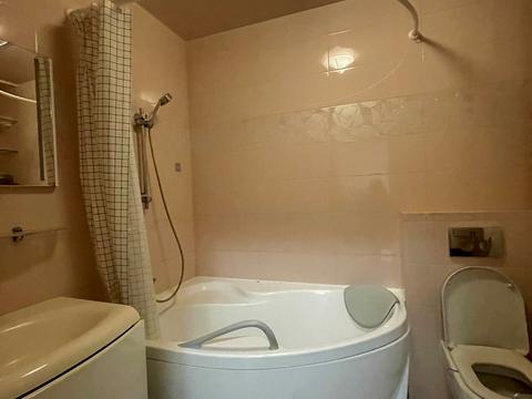 квартира за адресою Миколи Ушакова вул., 1-Б