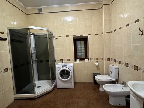 будинок за адресою Академічна вул., 10