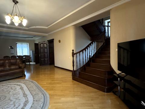 будинок за адресою Академічна вул., 10