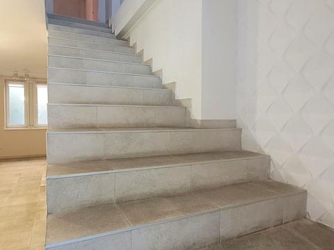 коммерческая по адресу Кирила і Мефодія пл. (Миру), 27