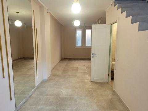 коммерческая по адресу Кирила і Мефодія пл. (Миру), 27