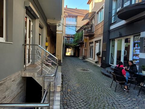 коммерческая по адресу Кирила і Мефодія пл. (Миру), 27