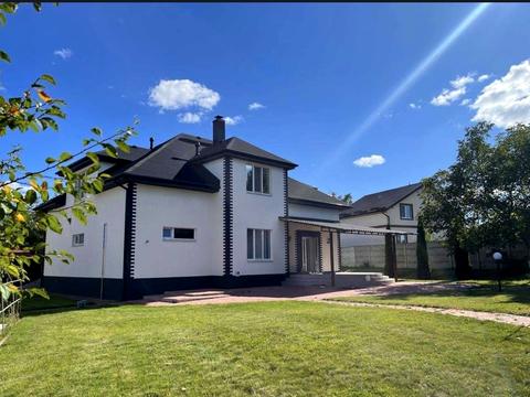 будинок за адресою Квітнева