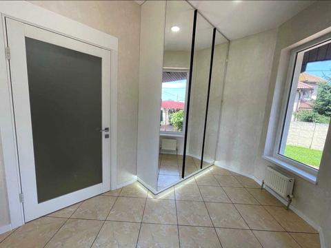 будинок за адресою Квітнева